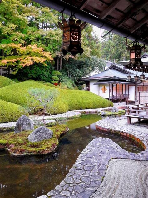 Koyasan (Monte Koya): Dormire in un Tempio Buddista in Giappone.